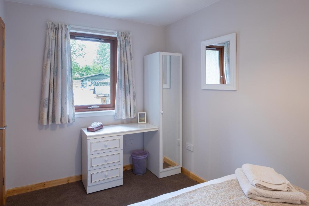 Contemporary One Bedroom Apartment Close To All Amenities In Conservation Area 테인 외부 사진